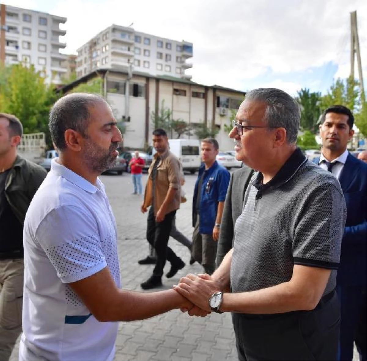 Otobüsün altında kalan kadın defnedildi, şoför tutuklandı (2)