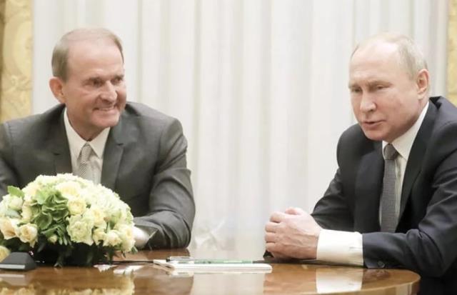 Rusya ve Ukrayna arasındaki esir takasının başrolü! Putin'in ısrarla istediği ismin Medvedçuk olduğu ortaya çıktı Rusya ve Ukrayna arasındaki esir takasının başrolü! Putin'in ısrarla istediği ismin Medvedçuk olduğu ortaya çıktı