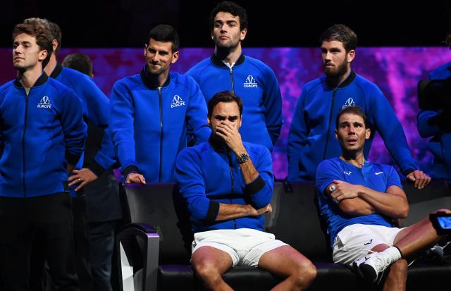 Tenisin efsanesi Roger Federer, son maçına çıktı! Ezeli rakibiyle gözyaşları içinde kortlara veda etti