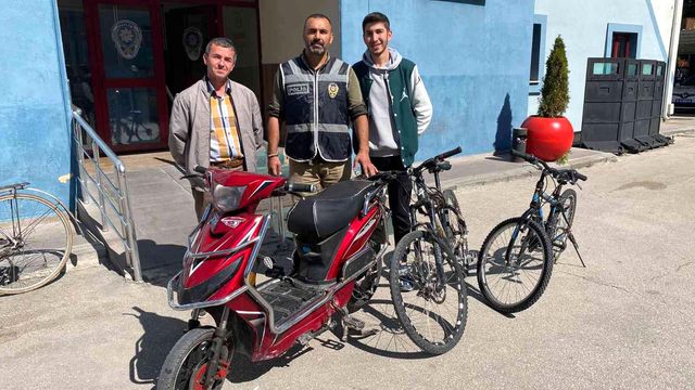 2'sini sattığı tespit edildi! Çaldığı bisikletleri satarken suçüstü yakalandı 2'sini sattığı tespit edildi! Çaldığı bisikletleri satarken suçüstü yakalandı