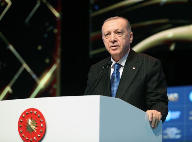 Cumhurbaşkanı Erdoğan'dan enflasyona ilişkin konuşurken Ali Babacan'ı hedef aldı: Kendilerine pay çıkarmak isteyenler var Cumhurbaşkanı Erdoğan'dan enflasyona ilişkin konuşurken Ali Babacan'ı hedef aldı: Kendilerine pay çıkarmak isteyenler var