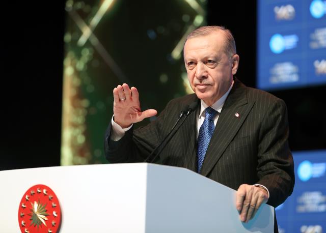 Cumhurbaşkanı Erdoğan'dan enflasyona ilişkin konuşurken Ali Babacan'ı hedef aldı: Kendilerine pay çıkarmak isteyenler var Cumhurbaşkanı Erdoğan'dan enflasyona ilişkin konuşurken Ali Babacan'ı hedef aldı: Kendilerine pay çıkarmak isteyenler var