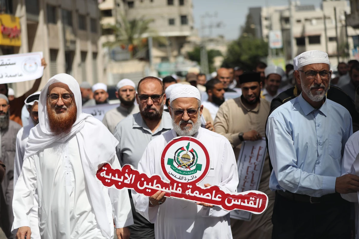 Gazze\'deki Filistinlilerden Yahudilerin Mescid-i Aksa baskınına tepki