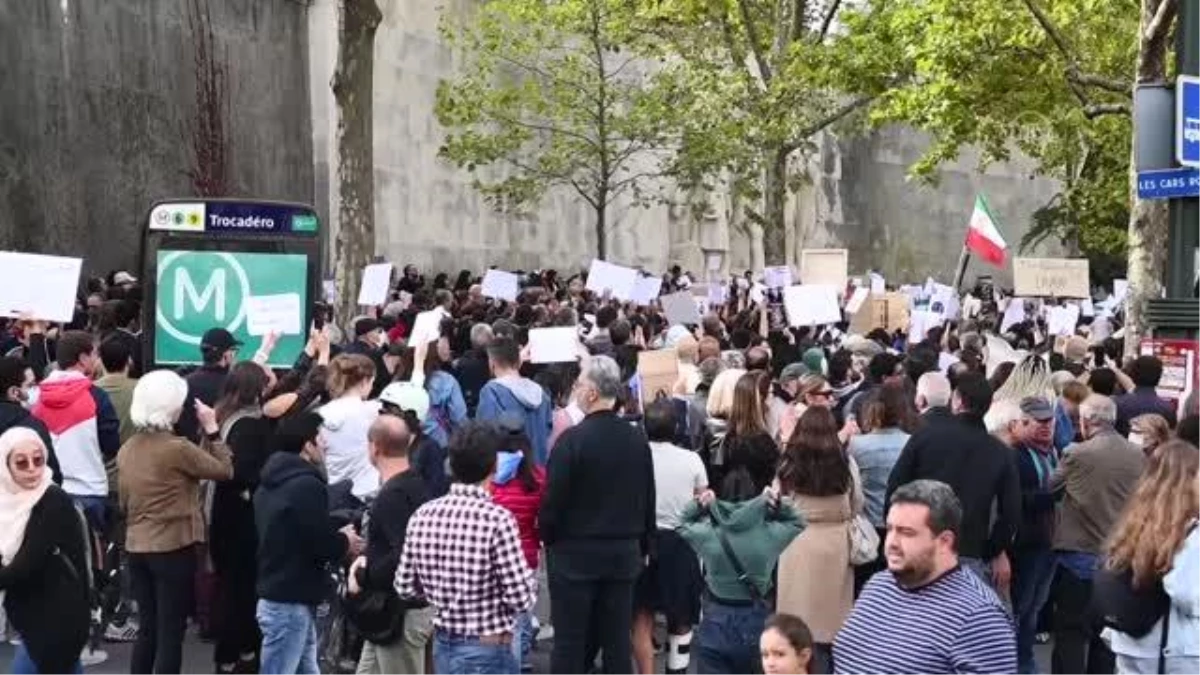 İranlı Mahsa Emini\'nin ölümü, Fransa\'da protesto edildi