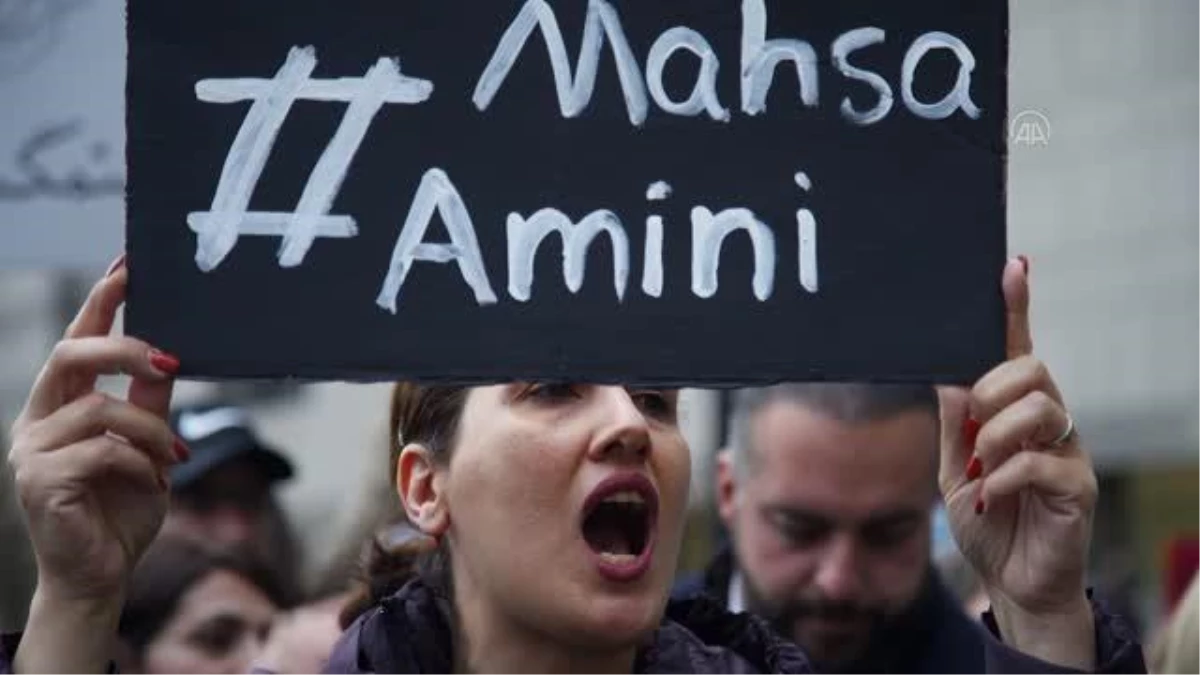 Mahsa Emini\'nin ölümü Kanada\'da protesto edildi