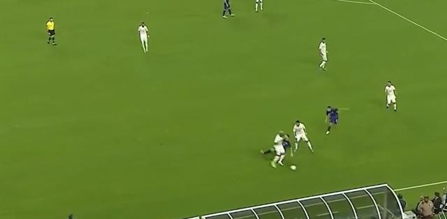 Messi'yi yere düşürdüğüne bin pişman oldu! Dünya, Arjantin maçında yaşananları konuşuyor Messi'yi yere düşürdüğüne bin pişman oldu! Dünya, Arjantin maçında yaşananları konuşuyor