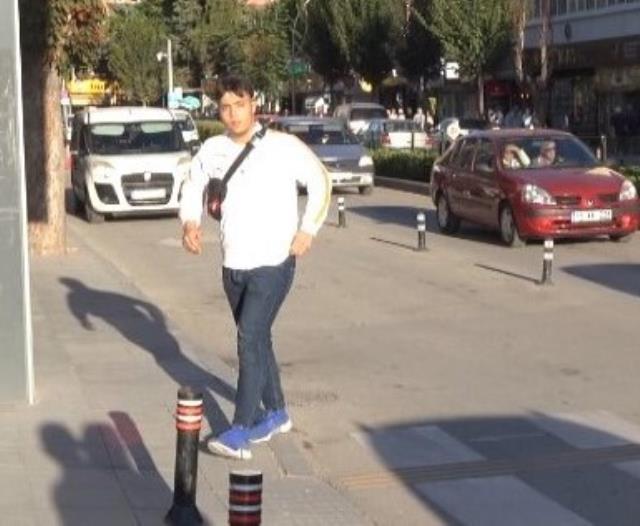 ŞÜPHELİ VALİZDEN KIYAFET ÇIKTI; SAHİBİ KOŞARAK GELDİ ŞÜPHELİ VALİZDEN KIYAFET ÇIKTI; SAHİBİ KOŞARAK GELDİ