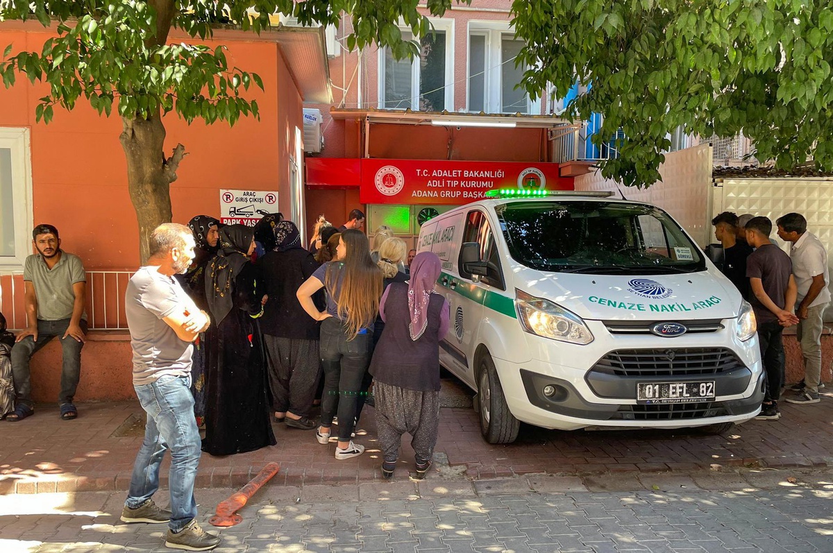 Adana\'da anne ve kızı tabancayla öldürülmüş halde bulundu