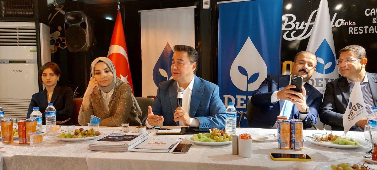 Babacan: "Tercihimiz, Geçiş Sürecinin Yol Haritasının Ortak Adayın Kendisi Tarafından Açıklanması"