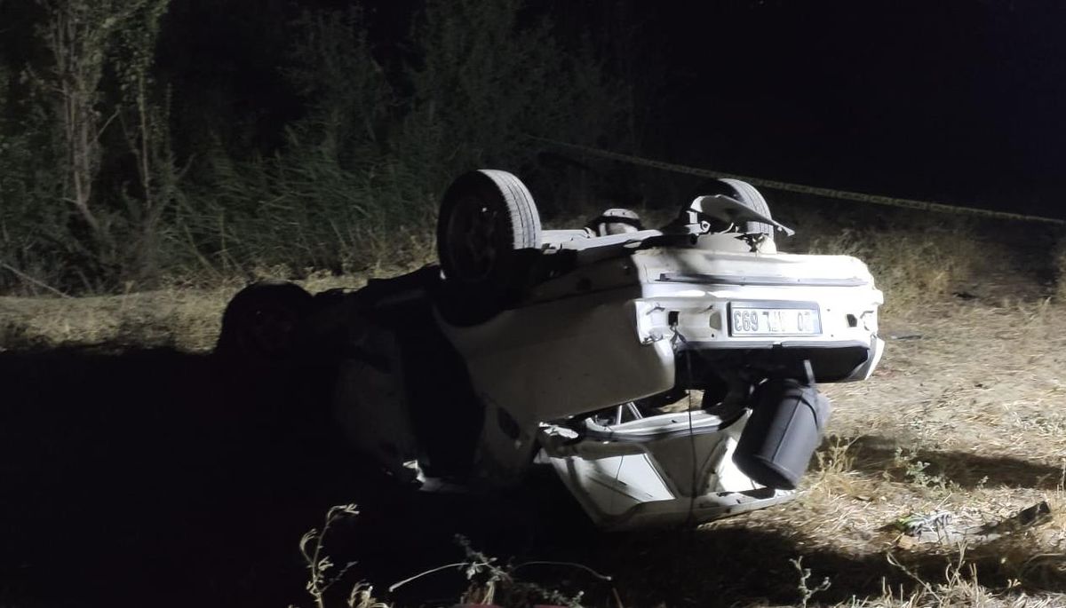 Denizli\'de devrilen otomobildeki 2 kişi öldü, 1 kişi yaralandı