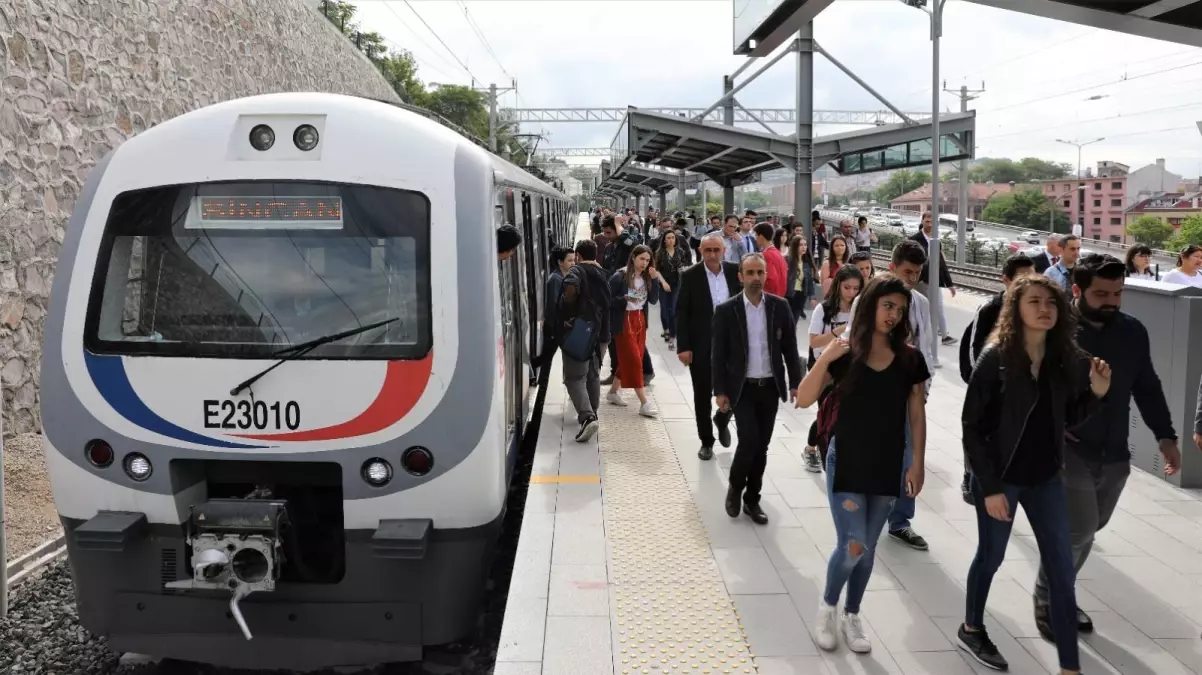 Marmaray, Başkentray ve İzban ile 1 milyar 663 milyonu aşkın yolcu seyahat etti