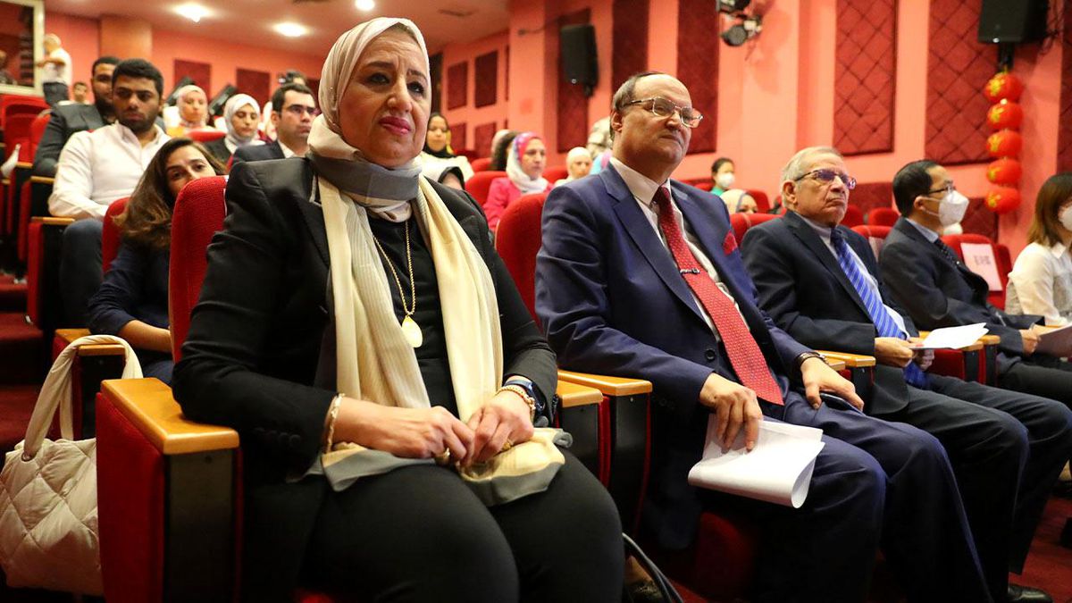Mısır Ortaokullarında Çince Eğitim Verecek Öğretmenler İçin Program Başlatıldı