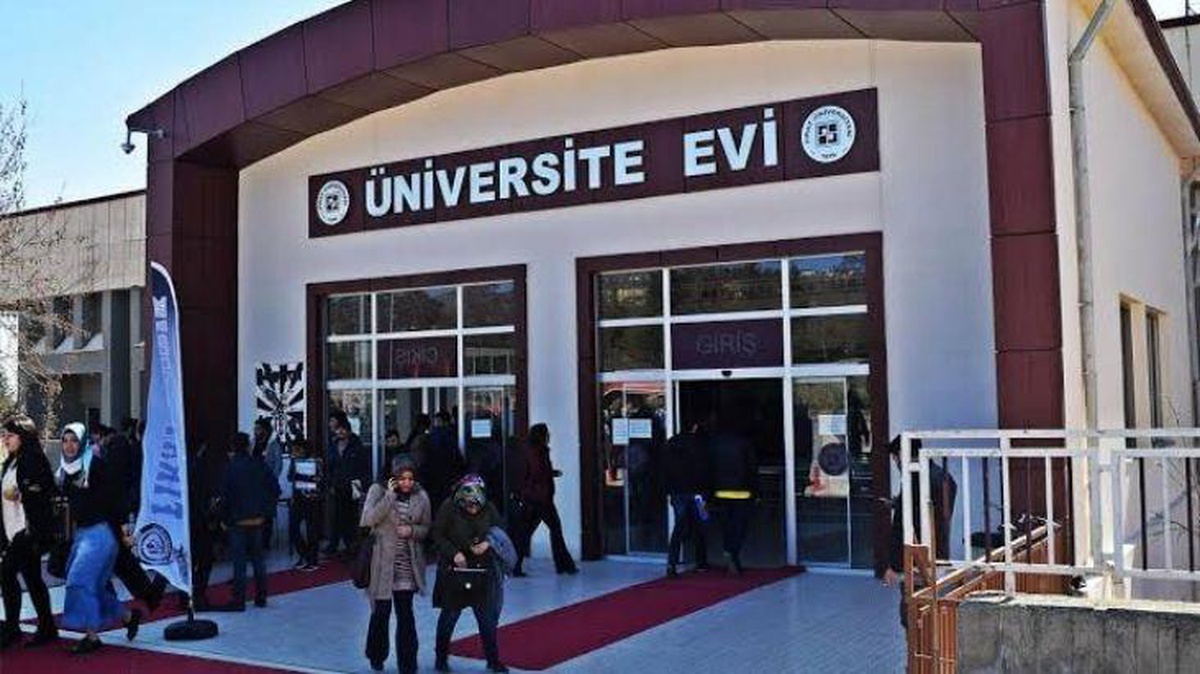 Üniversitede yemeklere yapılan yüzde 80 oranındaki zam sonrası öğrenciler, rektöre seslendi: Öğrenciler mağdur oluyor