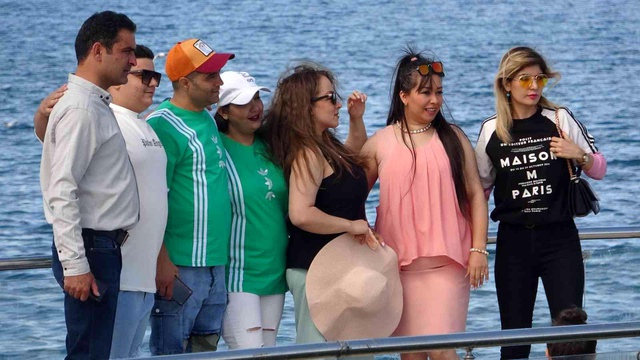 İranlı turistlerin adresi Van Gölü sahilleri oldu İranlı turistlerin adresi Van Gölü sahilleri oldu