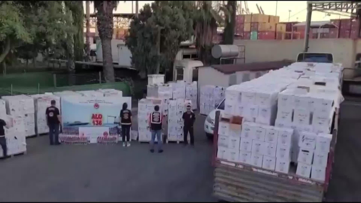 Ticaret Bakanı Muş: "Mersin\'de son yılların en büyük alkollü içki yakalaması gerçekleşti"