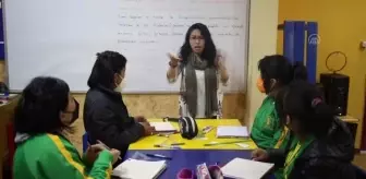 Bolivya'da işitme engelli çocuklar için pedagojik destek merkezi???????