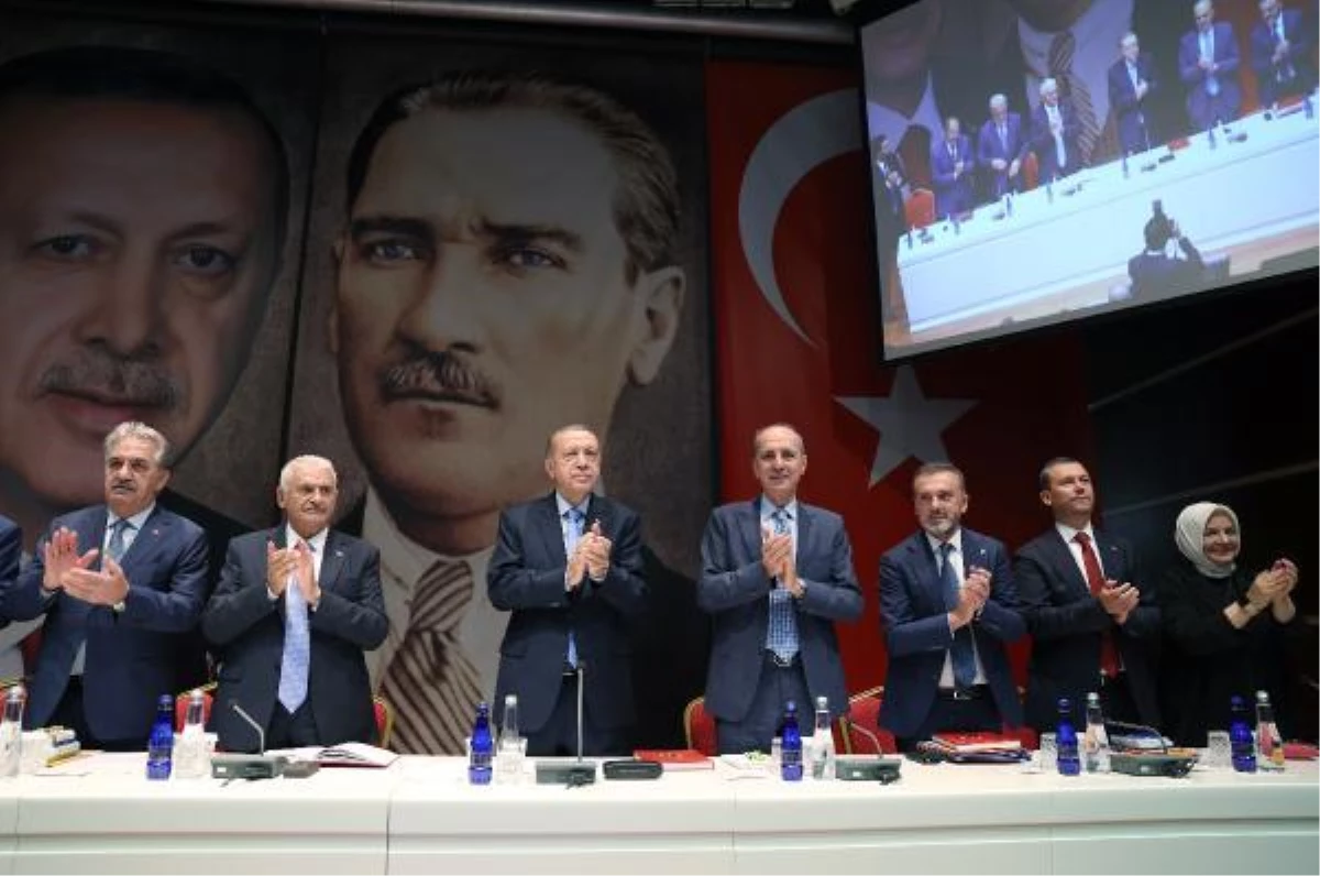 Erdoğan: HDP\'yi meşrulaştırma peşinde koşanların elinde dökülen kanların izi var