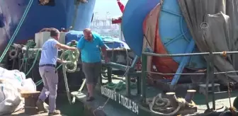 Hatay sahillerini temiz tutmak için 8 ayda 692 ton atık topladılar