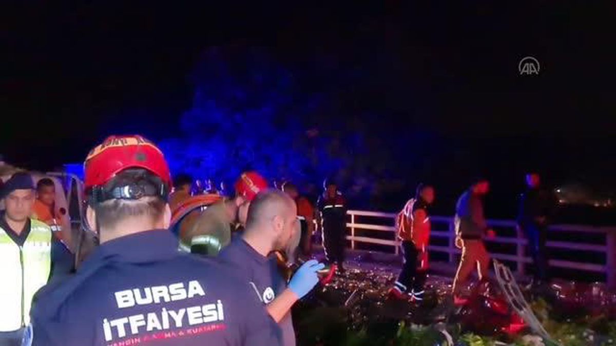 Bursa'da kamyonla kamyonet çarpıştı, 1 kişi öldü, 5 kişi yaralandı