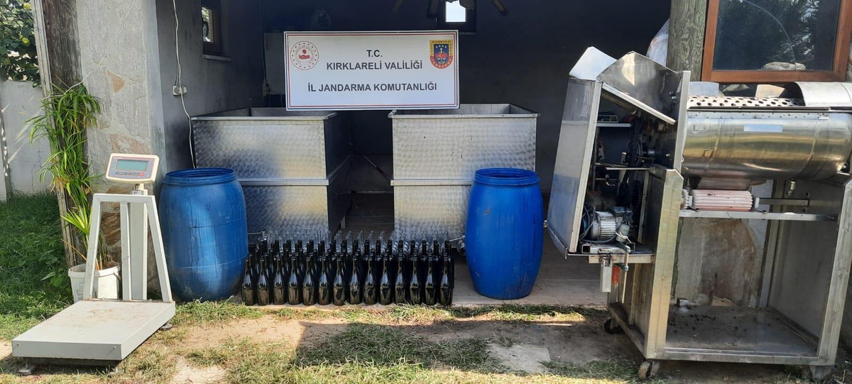 Kırklareli\'nde 1500 litre kaçak içki ele geçirildi