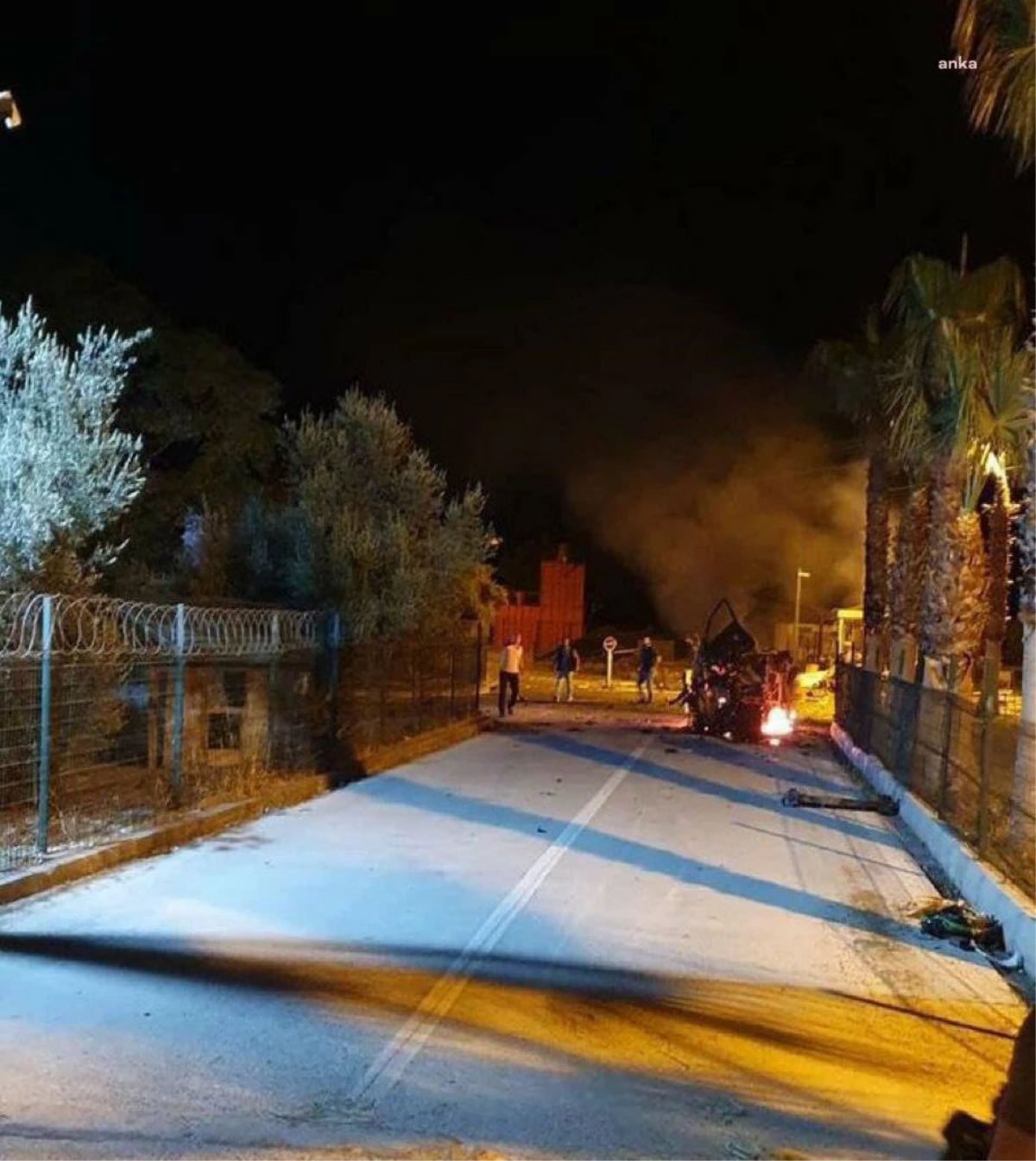 Mersin Mezitli\'de Polisevine Yapılan Saldırı İçin Siyasetçiler Mesaj Yayınladı