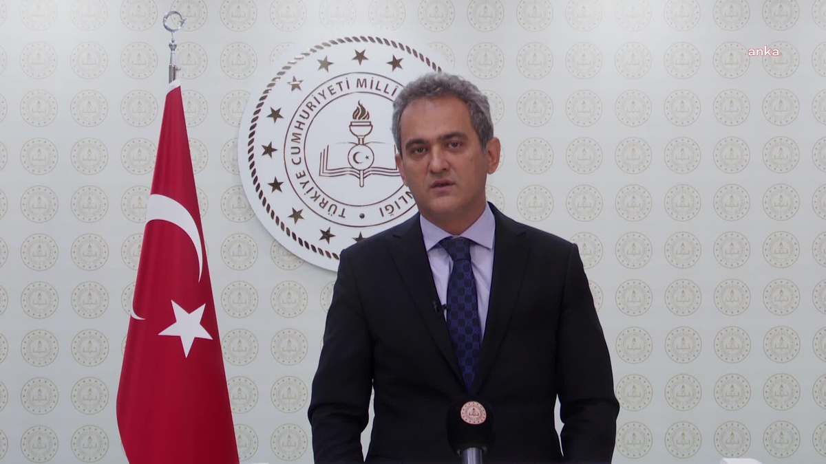 Milli Eğitim Bakanı Özer: "2020-2021 Öğretim Yılında Üniversitelerde Öğrenim Gören Yabancı Uyruklu Öğrenci Sayısı 224 Bin 48"