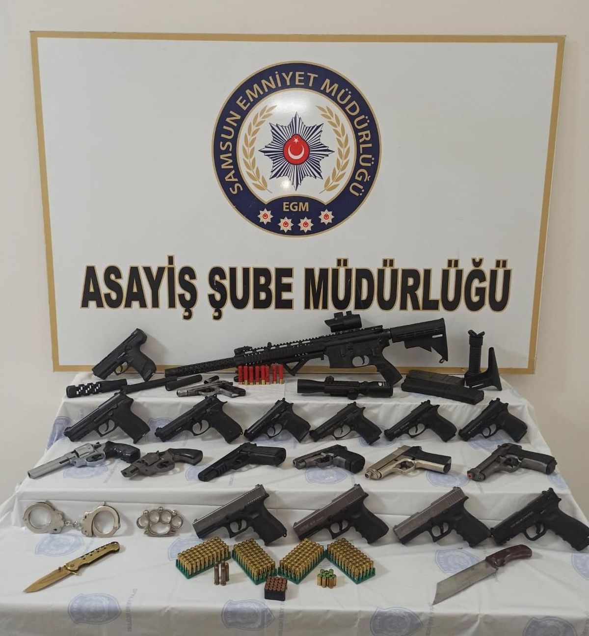 Samsun\'da silah ticareti operasyonunda 2 zanlı yakalandı