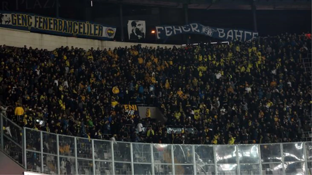 Derbi öncesi Fenerbahçe taraftarını üzecek haber! Sarı lacivertli taraftarlar Vodafone Park\'a alınmayacak