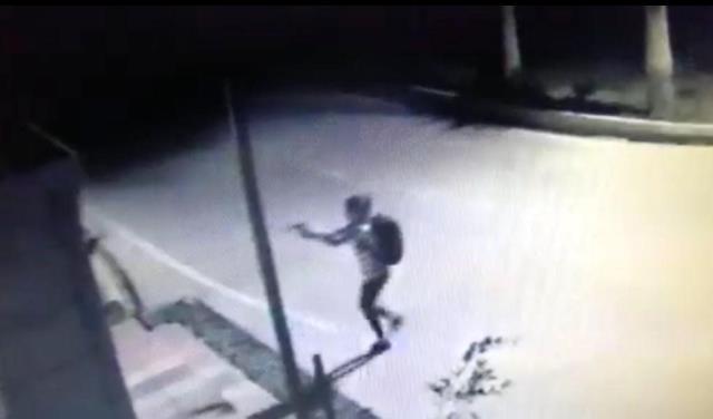 Son Dakika! Polisevine saldırı sonrası etkisiz hale getirilen 2 teröristten birinin Zozan Tolan olduğu tespit edildi Son Dakika! Polisevine saldırı sonrası etkisiz hale getirilen 2 teröristten birinin Zozan Tolan olduğu tespit edildi