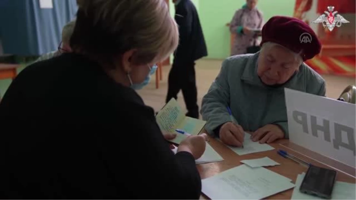 Ukrayna\'daki ayrılıkçı yönetimlerin Rusya\'ya katılmak düzenlediği referandum - Oy verme işleminde son gün