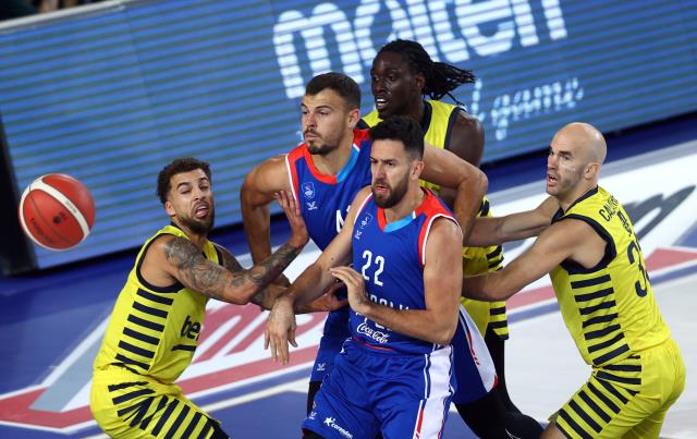 Basketbolda 36. Erkekler Cumhurbaşkanlığı Kupası'nı Fenerbahçe'yi yenen Anadolu Efes kazandı