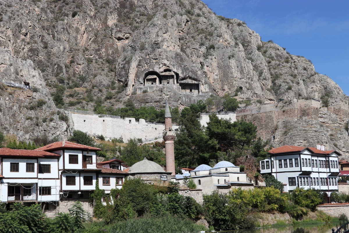 Harşena Dağı ve Pontus Kral Kaya Mezarları\'yla ilgili UNESCO dosyası tamamlandı