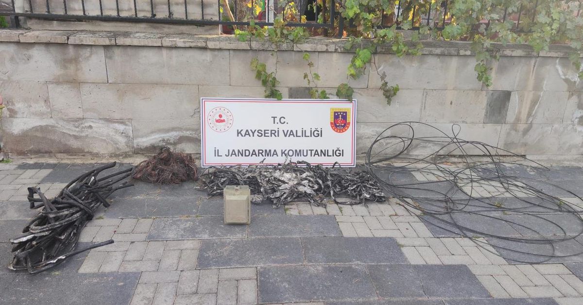 Kayseri\'de kablo çalan 2 şüpheli suçüstü yakalandı