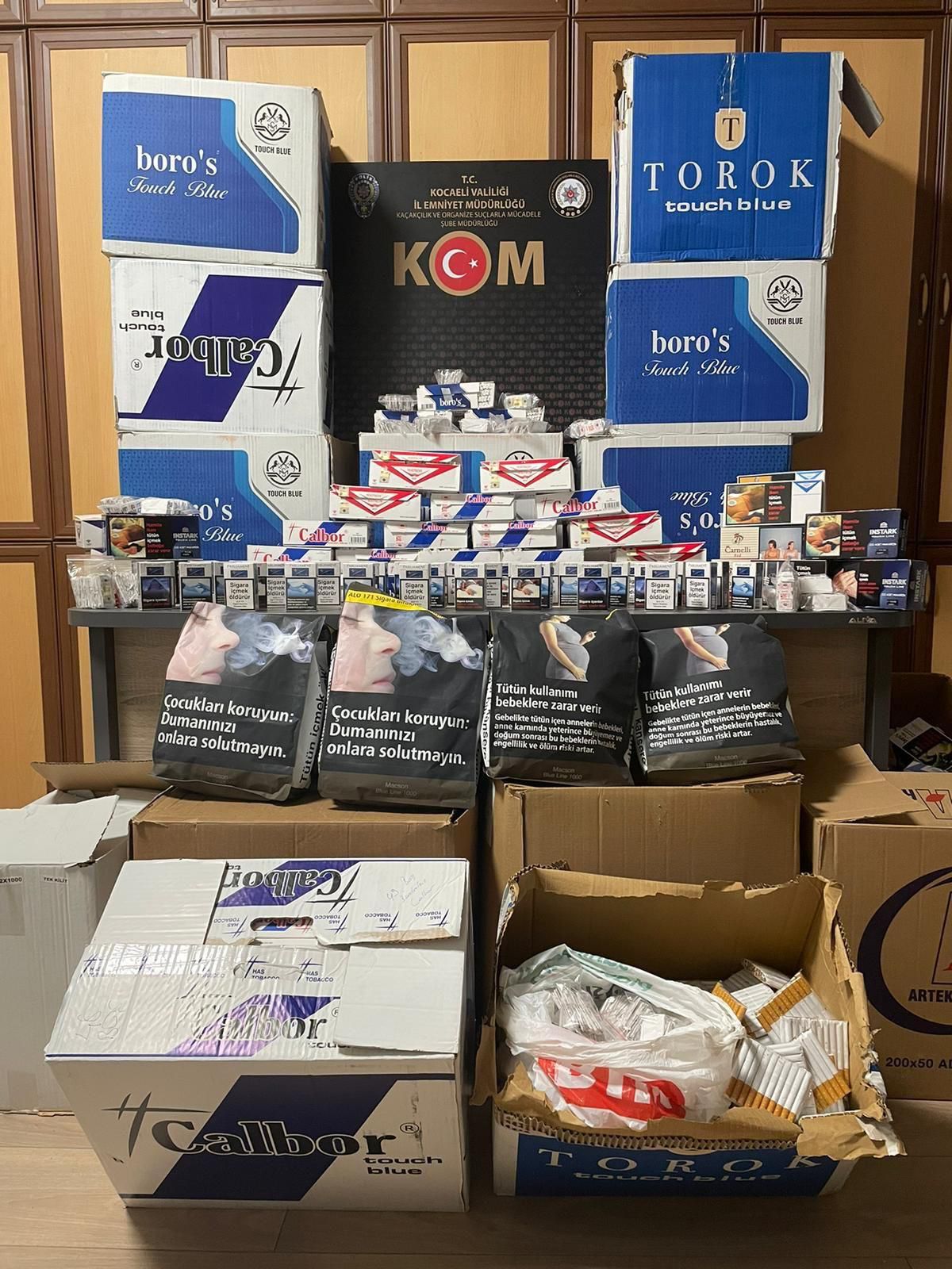 Kocaeli\'de 15 bin 800 boş, 89 bin 600 doldurulmuş makaron ele geçirildi
