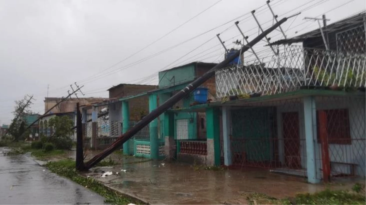 Küba karanlığa gömüldü! Kasırganın vurduğu ülkenin tamamında elektrikler kesildi