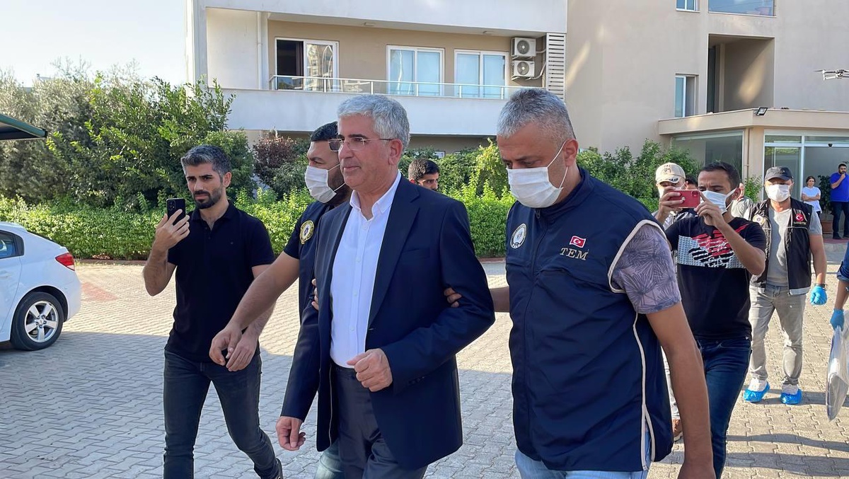 Mersin\'de 30 PKK/KCK şüphelisinin yakalanmasına yönelik operasyon başlatıldı