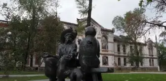 Rusya'nın Ukrayna'ya yönelik saldırılarında bir okul ağır hasar gördü