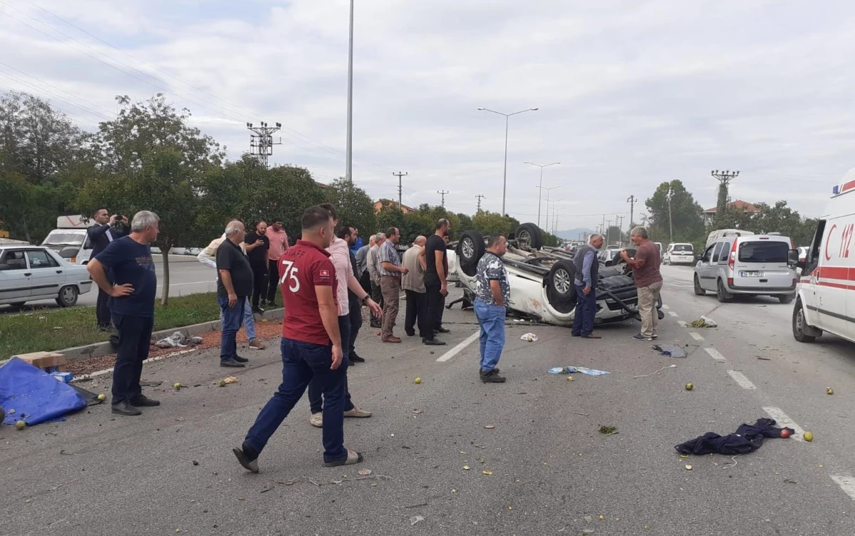 Samsun\'da devrilen pikaptaki 2 kişi yaralandı
