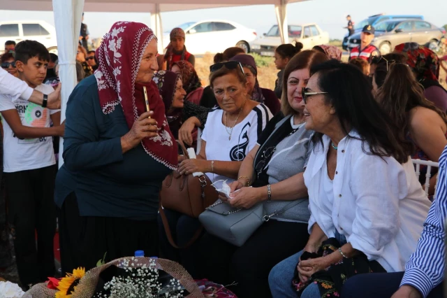 Türkan Şoray, kadın hayranının 'Fatma Girik öldü, sen ölme' demesi üzerine neye uğradığını şaşırdı