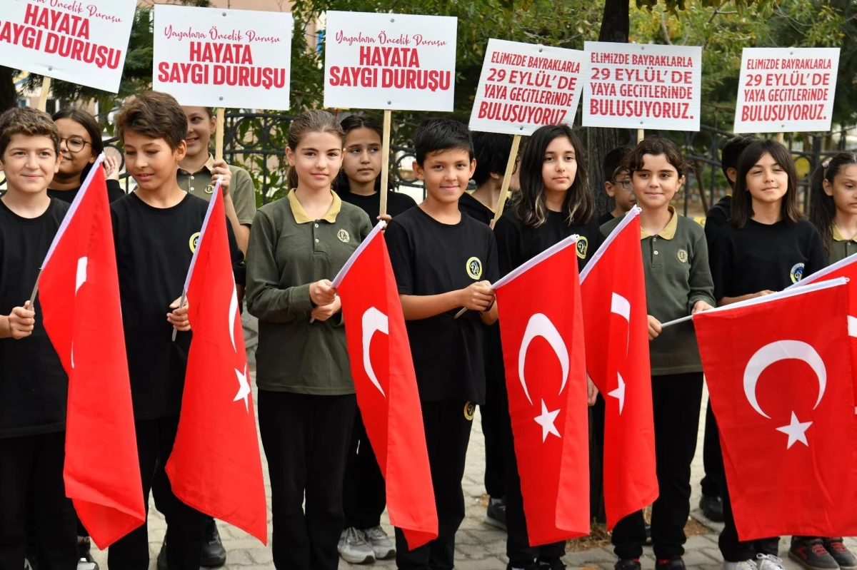 Doğu Anadolu\'daki 7 ilde "Yayalara öncelik duruşu, hayata saygı duruşu" etkinliği yapıldı