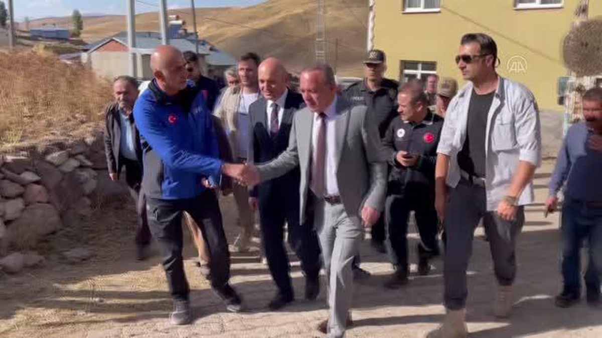Ardahan Valisi Öner, depremden etkilenen köylerde incelemelerini sürdürdü Açıklaması