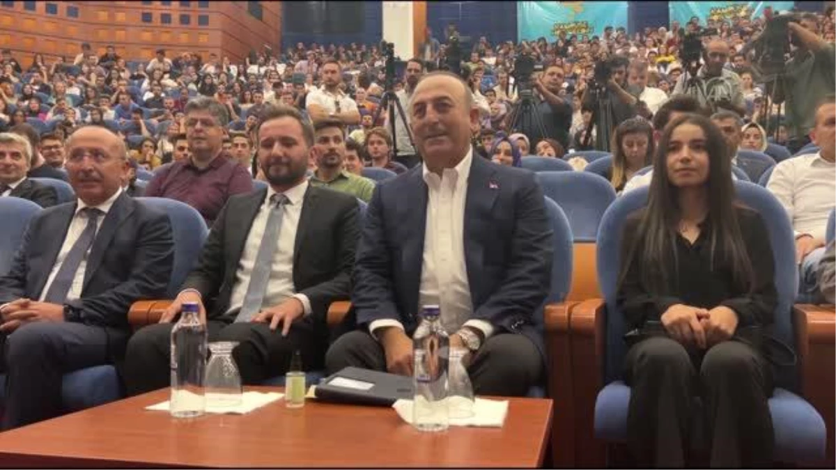 Dışişleri Bakanı Çavuşoğlu, Pamukkale Üniversitesi ÜNİAK Gençlik Buluşması\'nda konuştu: (2)