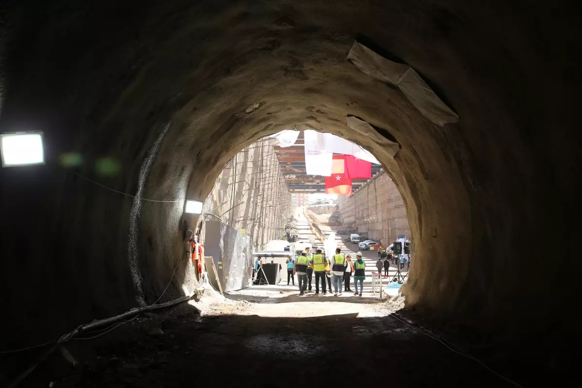 Bakan Karaismailoğlu, Gebze OSB-Darıca Sahil Metro Hattı Işık Görme Töreni\'ne katıldı Açıklaması