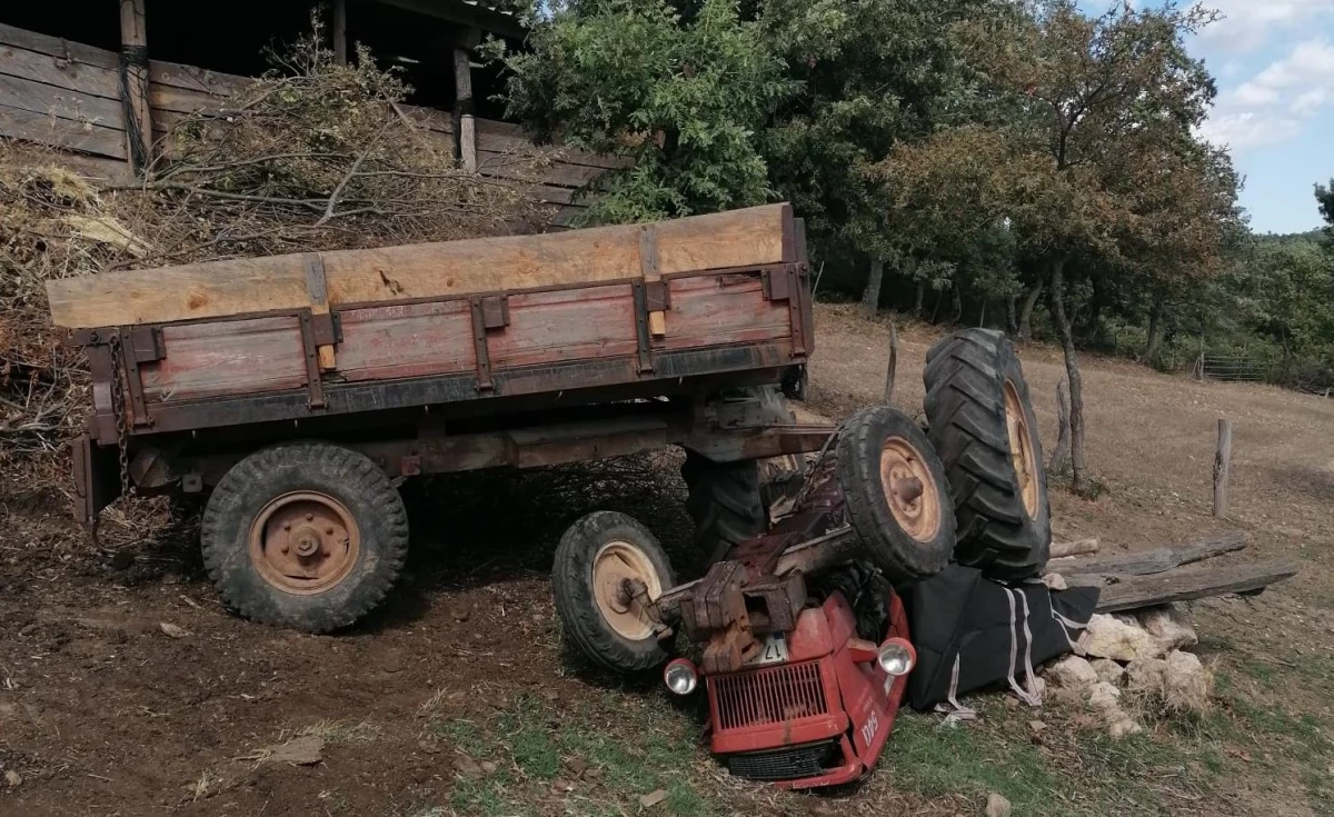 Çanakkale\'de devrilen traktörün altında kalan sürücü öldü