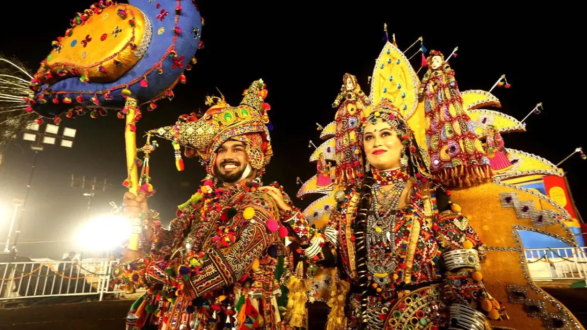 Hindistan\'da Navratri Festivali Düzenlendi