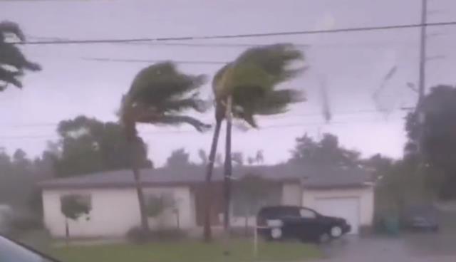 Ian Kasırgası kategori 4 seviyesinde Florida'yı vurdu! 2,5 milyon kişi için tahliye emri verildi Ian Kasırgası kategori 4 seviyesinde Florida'yı vurdu! 2,5 milyon kişi için tahliye emri verildi