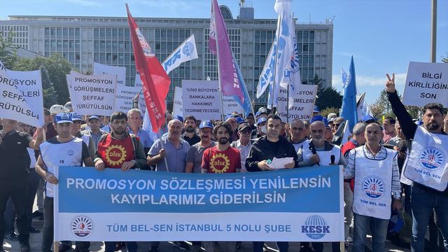 İşçilerin İBB binası önündeki banka promosyonu eyleminde arbede yaşandı İşçilerin İBB binası önündeki banka promosyonu eyleminde arbede yaşandı