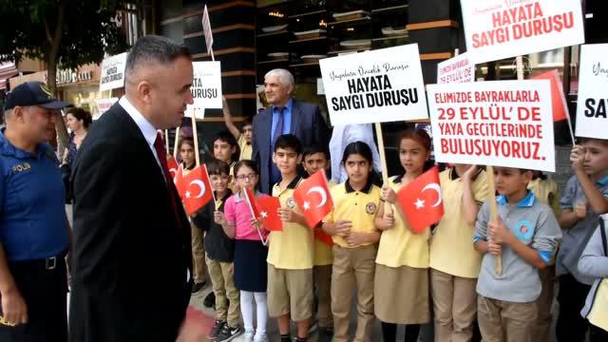 Kemalpaşa\'da "Hayata saygı duruşu" kampanyası başladı