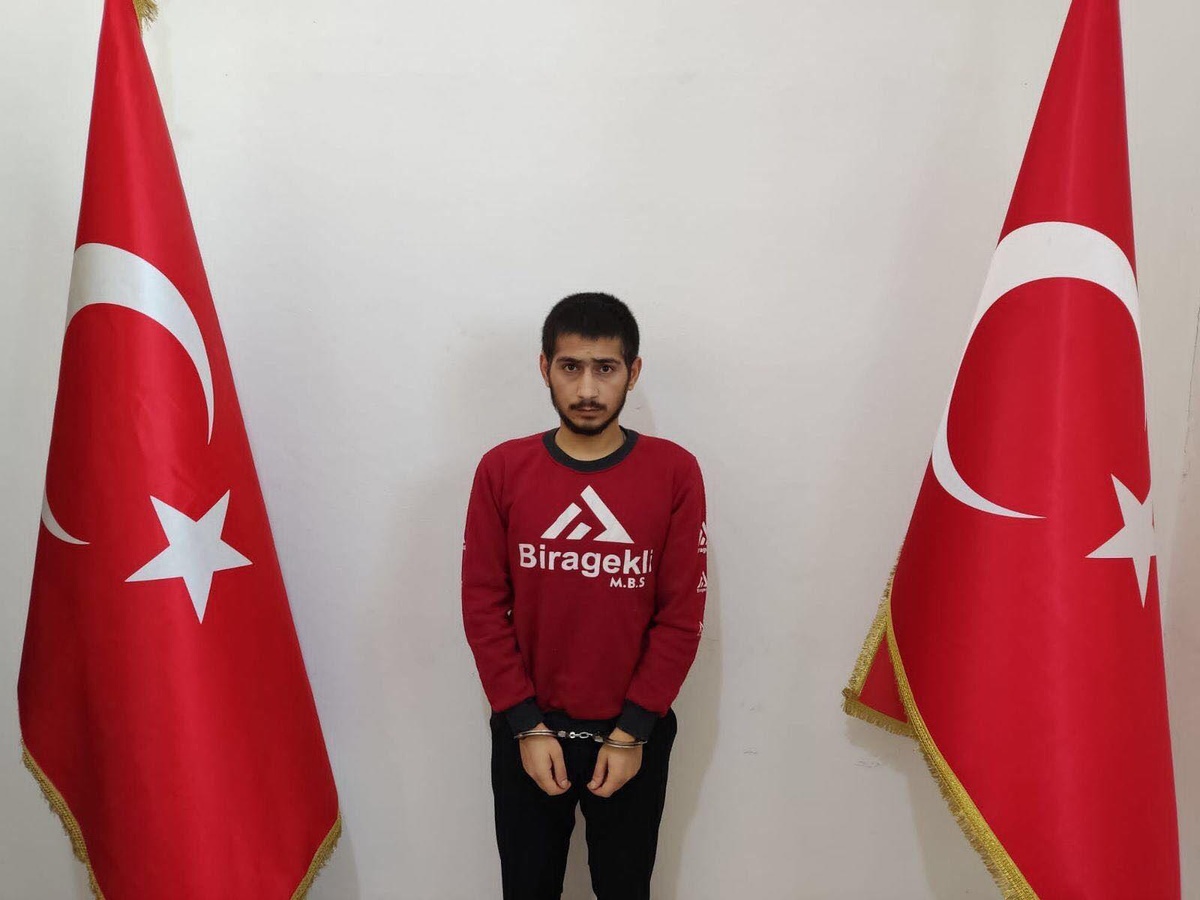 MİT, Suriye\'nin kuzeyindeki Afrin-Azez kara yolu üzerinde düzenlediği operasyonla, PKK/PYD\'li teröristler Ozan Tunç, Mehmet Kaykır ve Ferhad Edemen\'i...