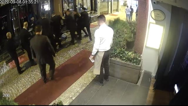 Ortaköy'deki gece kulübünün güvenlik görevlisi 'o kavgayı' anlattı Ortaköy'deki gece kulübünün güvenlik görevlisi 'o kavgayı' anlattı
